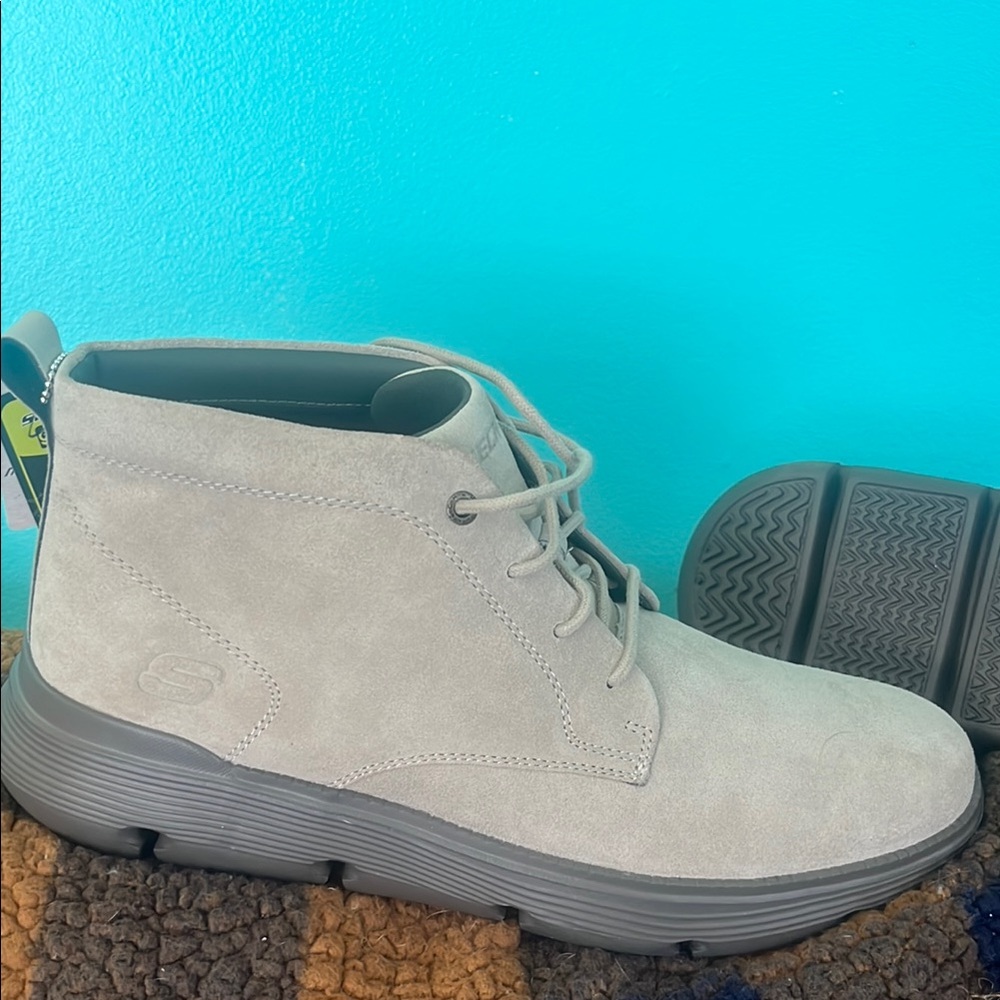 Skechers Gray Chukka Boots with Sleek Suede Upper - NEW NEVER EVEN TRIED ON